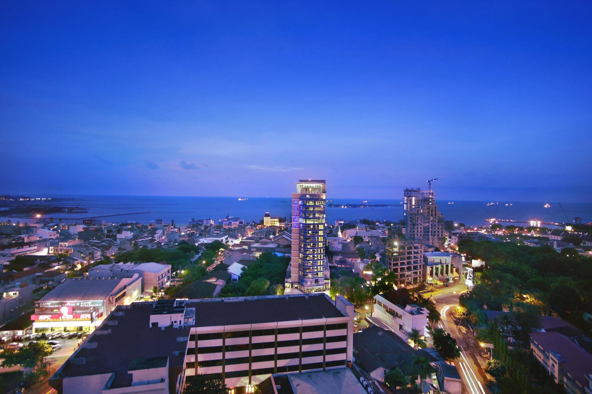 Aston Makassar Hotel & Convention Center מראה חיצוני תמונה