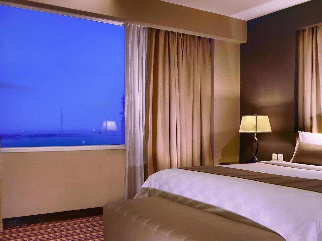 Aston Makassar Hotel & Convention Center מראה חיצוני תמונה