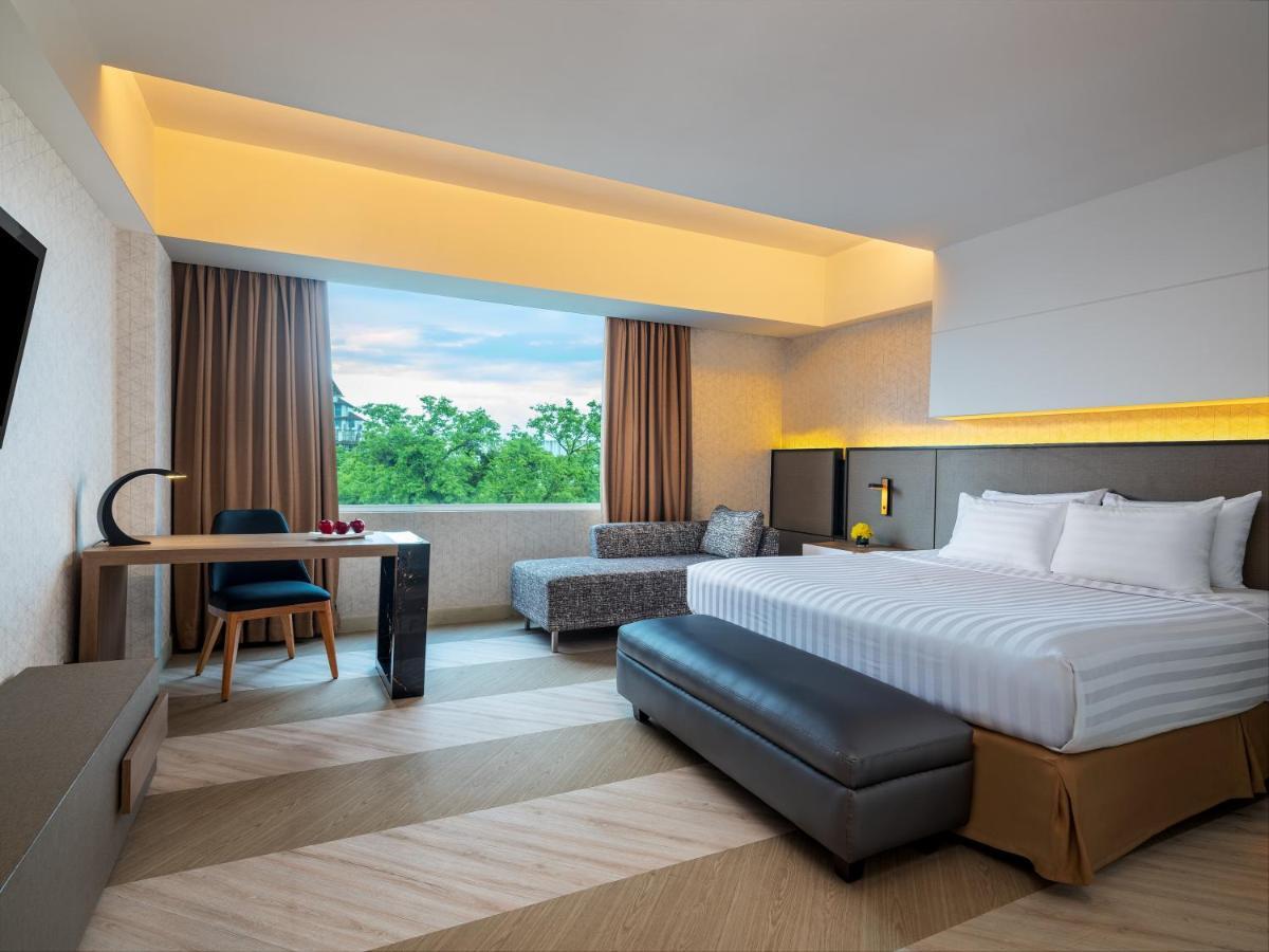 Aston Makassar Hotel & Convention Center מראה חיצוני תמונה