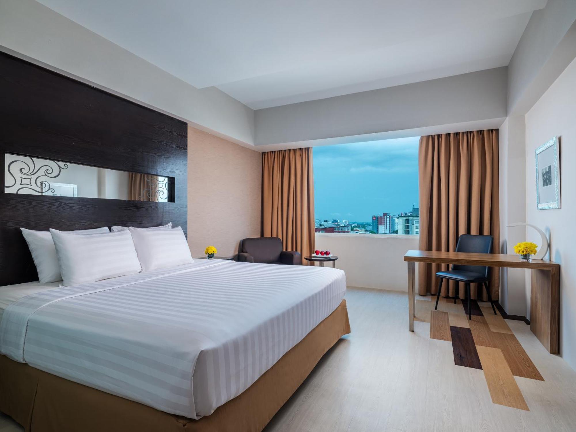 Aston Makassar Hotel & Convention Center מראה חיצוני תמונה