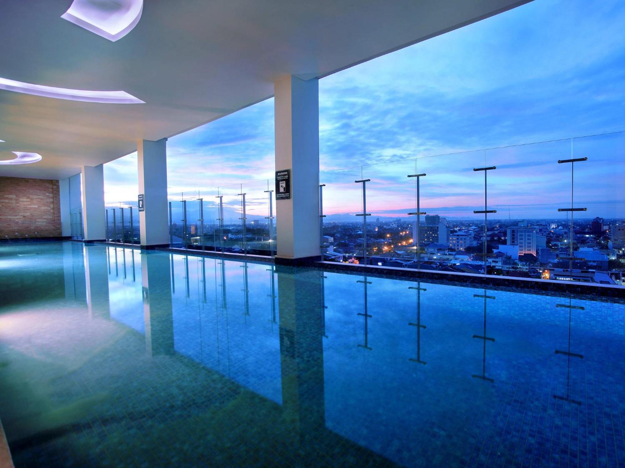 Aston Makassar Hotel & Convention Center מראה חיצוני תמונה