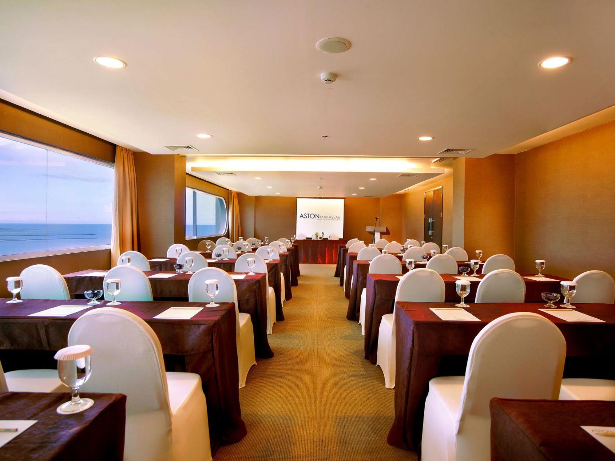 Aston Makassar Hotel & Convention Center מראה חיצוני תמונה