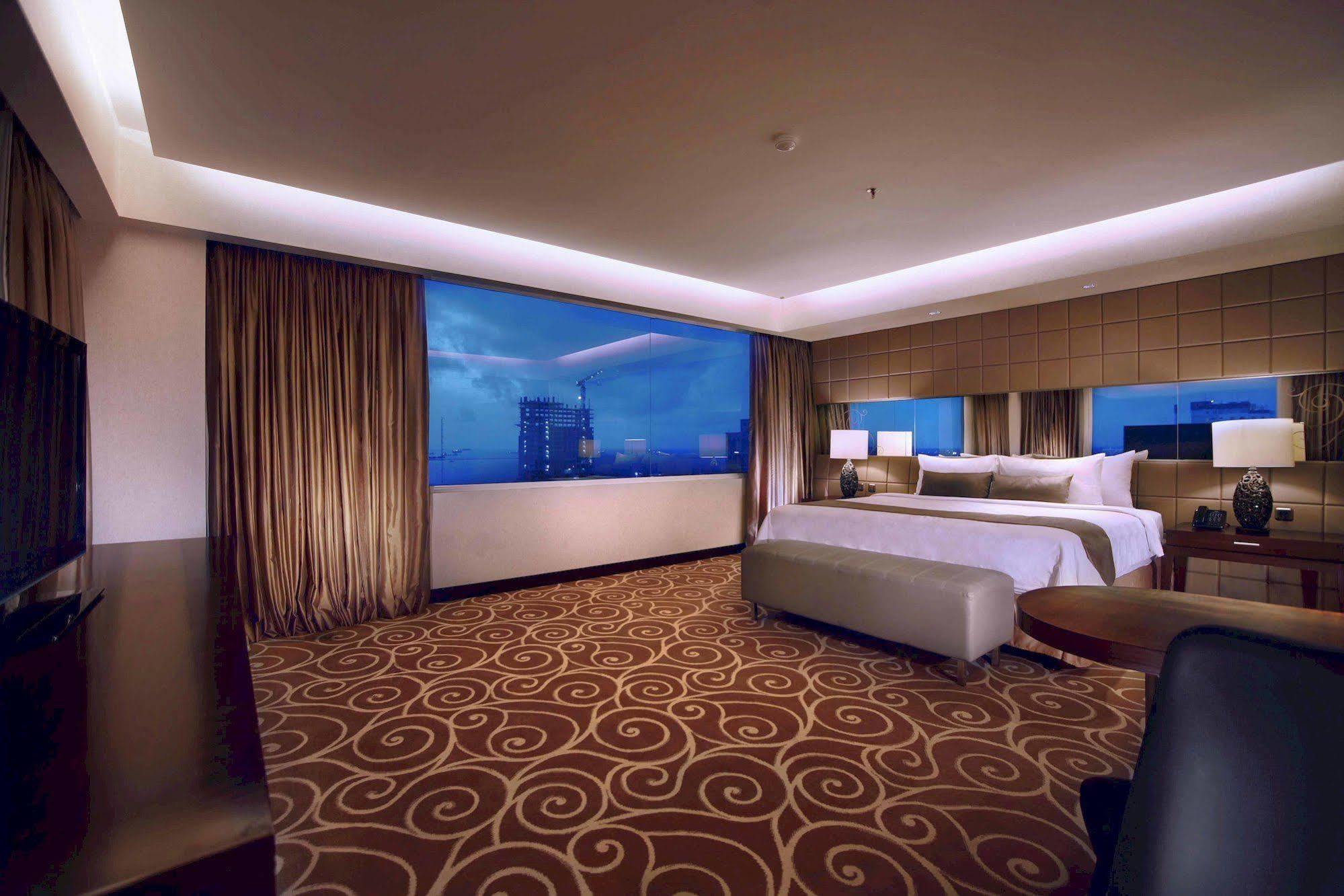 Aston Makassar Hotel & Convention Center מראה חיצוני תמונה