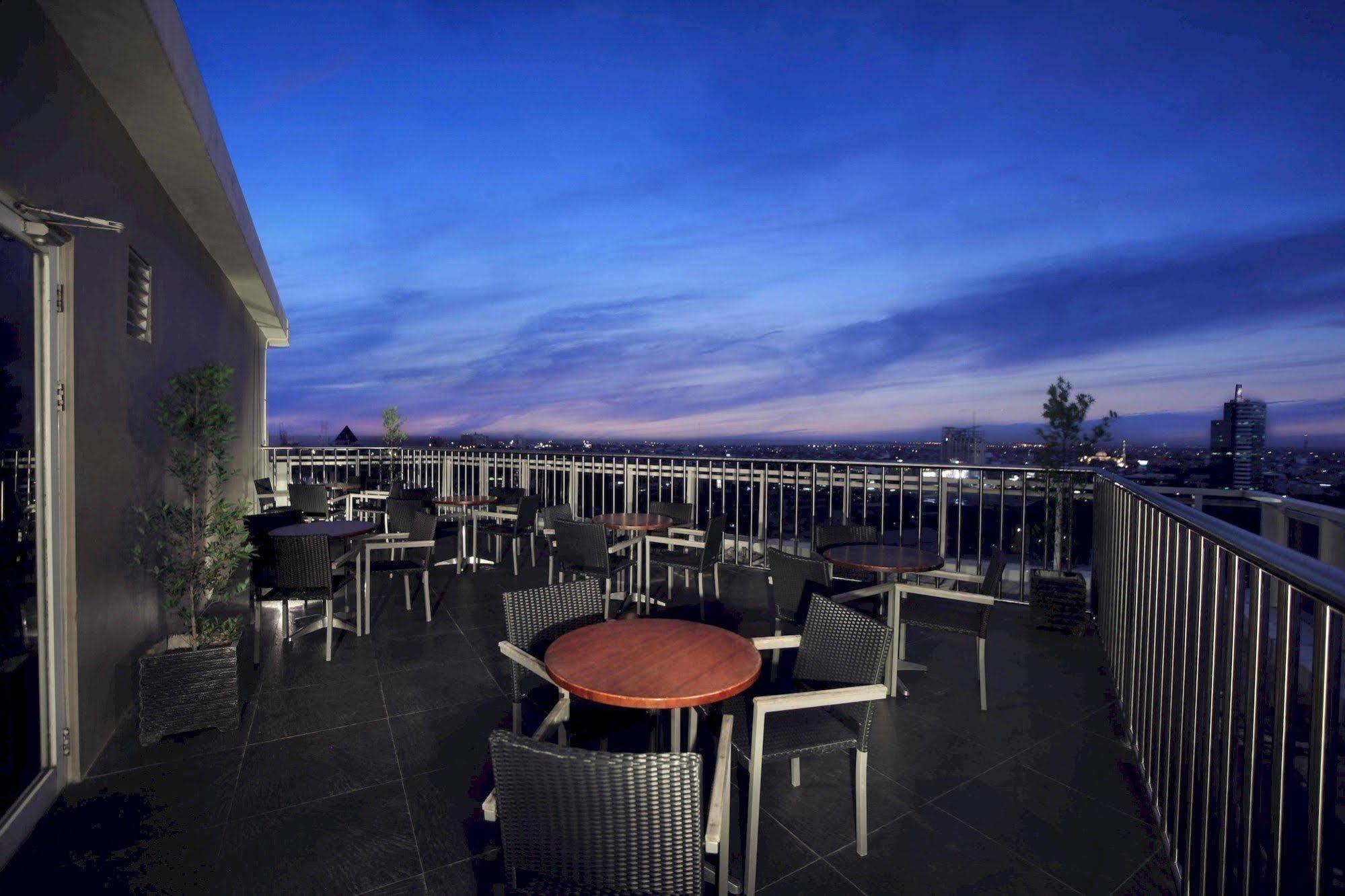 Aston Makassar Hotel & Convention Center מראה חיצוני תמונה